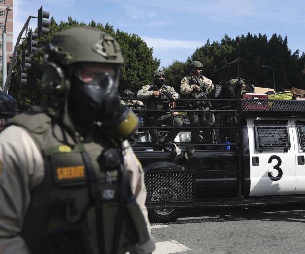Proh&iacute;ben uso de m&aacute;scaras entre los agentes del orden