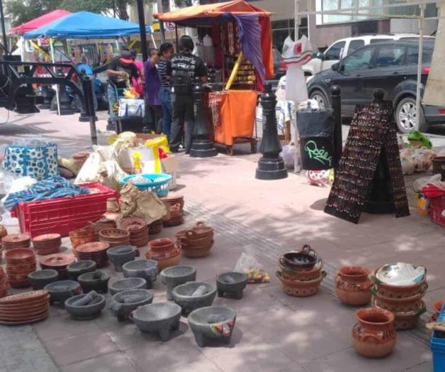 Llegan con delicias típicas los comerciantes foráneos