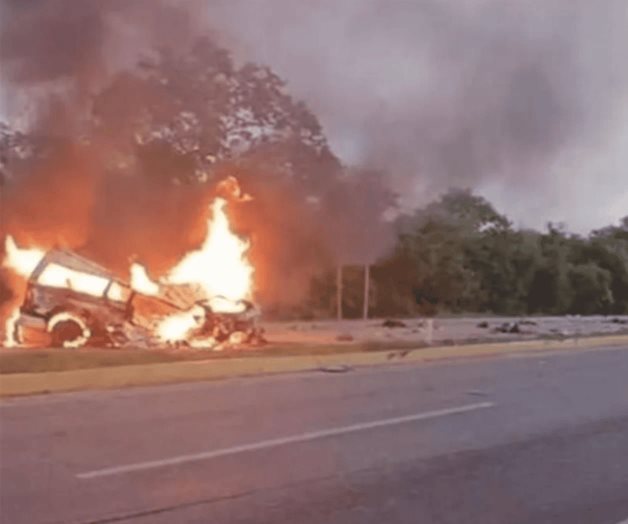 Suman 16 muertos por choque en carretera de Mérida-Campeche Suman 16 muertos por choque en carretera de Mérida-Campeche