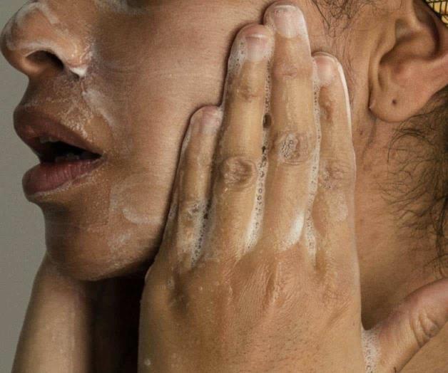 Dermatólogos advierten contra las rutinas de skin care demasiado complicadas Dermatólogos advierten contra las rutinas de skin care demasiado complicadas
