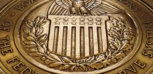 Reserva Federal de EEUU enfrenta reunión inusual entre presiones de Trump e incertidumbre económica
