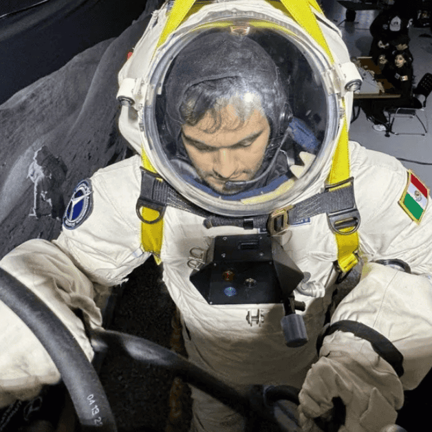 Guadalupe Espinoza: Un Sinaloense que podría pisar la luna Guadalupe Espinoza: Un Sinaloense que podría pisar la luna