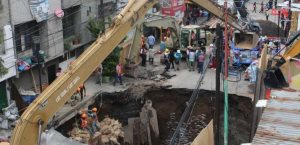 Reparación del socavón en Iztapalapa: alcaldesa supervisa trabajos
