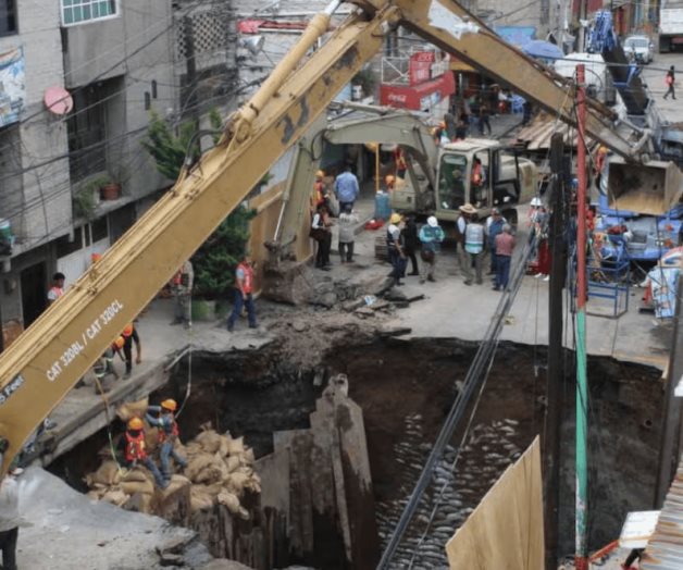 Reparación del socavón en Iztapalapa: alcaldesa supervisa trabajos Reparación del socavón en Iztapalapa: alcaldesa supervisa trabajos