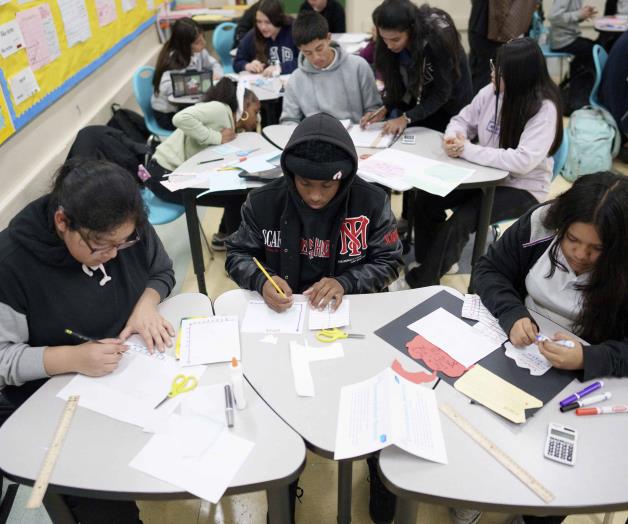 Estudiantes de secundaria pierden su nivel académico Estudiantes de secundaria pierden su nivel académico