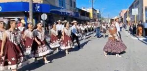 Celebran miles de estudiantes Desfile de la Independencia