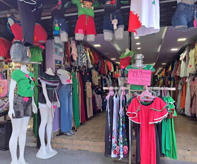 Bajan ventas en ropa de las fiestas patrias