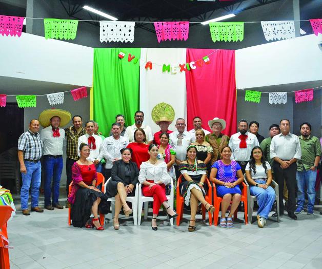 Celebran las fiestas patrias Celebran las fiestas patrias