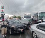 Carambola vehicular deja varios lesionados