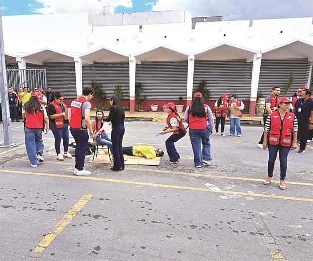 Emergencia simulada con un impacto real; supera SAT prueba de incendio Emergencia simulada con un impacto real; supera SAT prueba de incendio