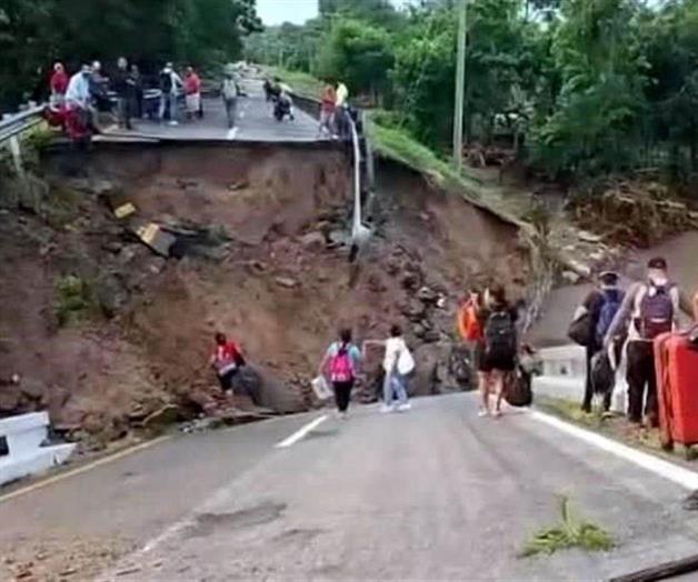 Colapso de puentes en Chiapas por lluvias: comunidades incomunicadas Colapso de puentes en Chiapas por lluvias: comunidades incomunicadas