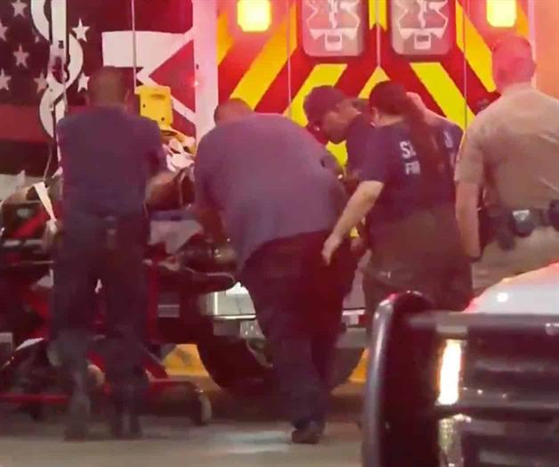 Polic&iacute;a dispara a hombre armado con un cuchillo