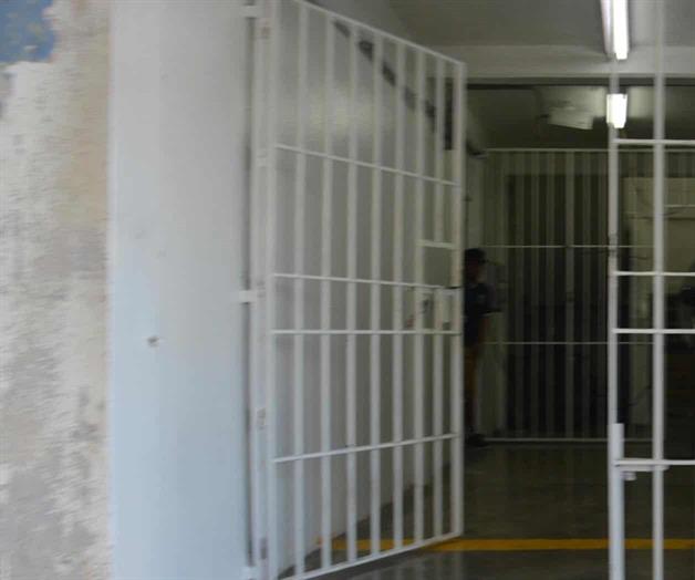 Le cortan el ´vuelo tóxico´ al ser detenido por policías Le cortan el ´vuelo tóxico´ al ser detenido por policías