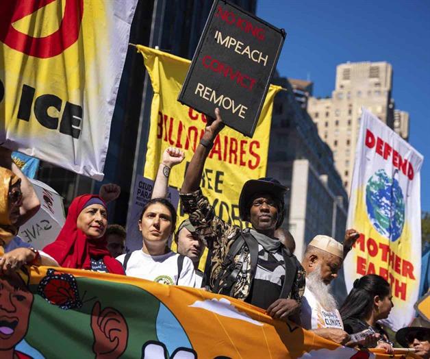 Se manifiestan en NY en contra multimillonarios Se manifiestan en NY en contra multimillonarios