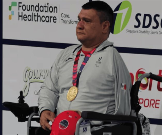 Arnulfo Castorena gana medalla de oro en Mundial de Natación