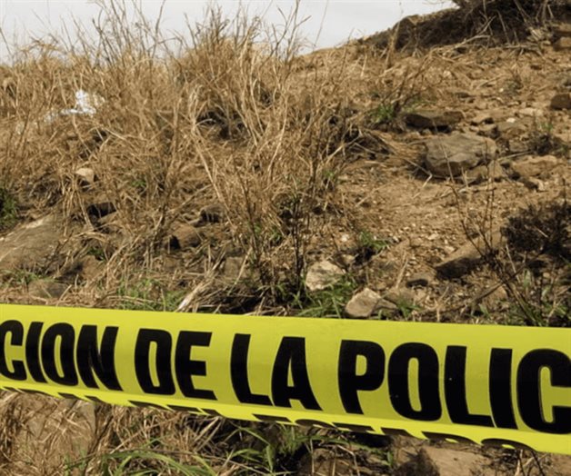 Hallan pareja asesinada en camino de terracería de Culiacán Hallan pareja asesinada en camino de terracería de Culiacán