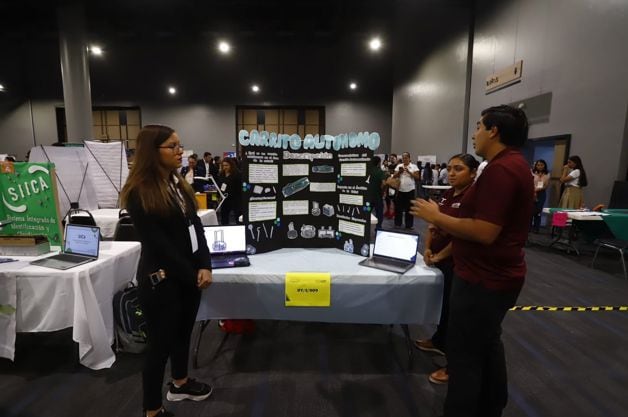 Participan en el certamen de creatividad tecnológica Participan en el certamen de creatividad tecnológica