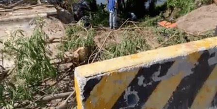 Vecinos de la colonia Ferrocarril Poniente solicitan presencia de las autoridades de obras públicas para asegurar la correcta reparación de un peligroso socavón