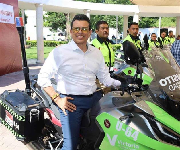 Equipan con vehículos a gobierno municipal Equipan con vehículos a gobierno municipal