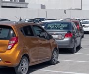 Choferes de plataforma realizan una caravana por principales vialidades de Reynosa.