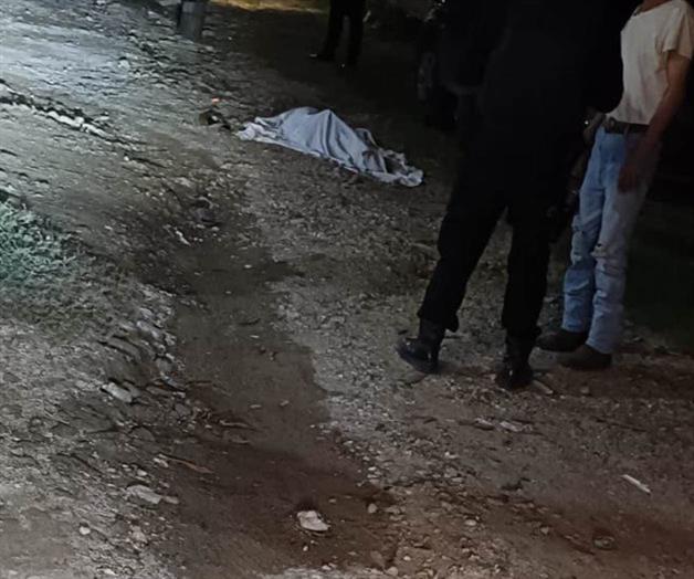 Lo matan de una puñalada Lo matan de una puñalada