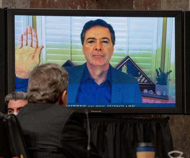 Comey, acusado de confesión falsa y obstrucción de la ley Comey, acusado de confesión falsa y obstrucción de la ley