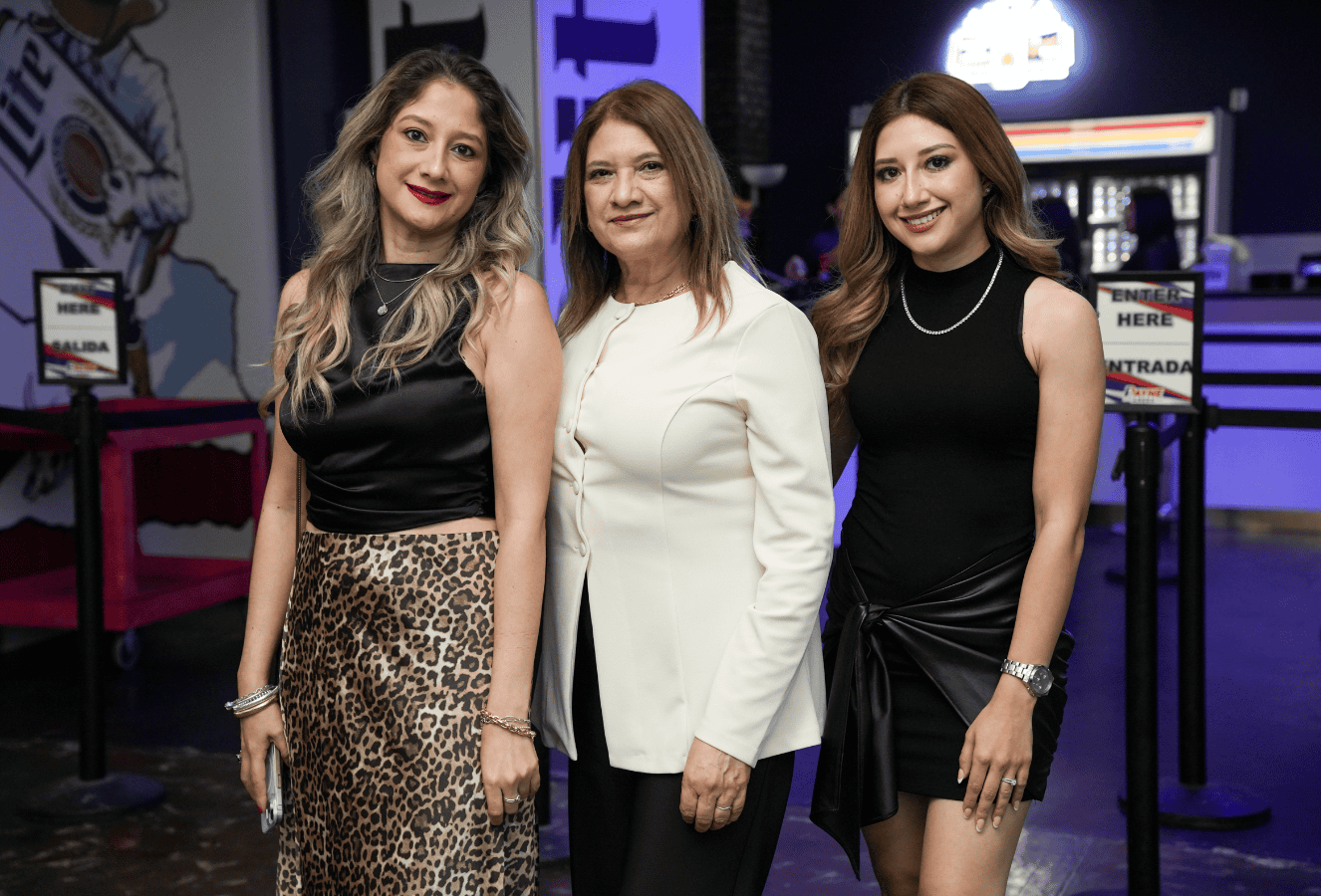 Vanessa, Beatriz y Vanessa Mendiola.