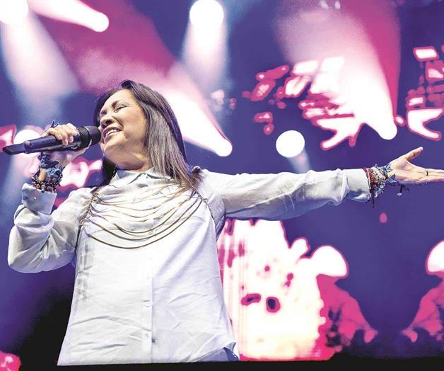 Ana Gabriel enamora con su voz Ana Gabriel enamora con su voz