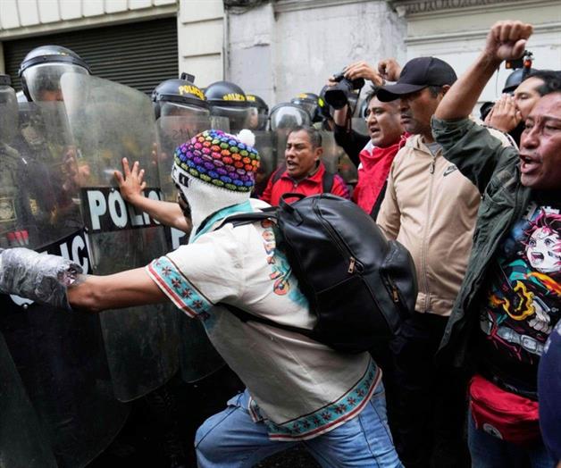 Perú: transportistas protestan en Lima para exigir al gobierno que combata las extorsiones y crimen Perú: transportistas protestan en Lima para exigir al gobierno que combata las extorsiones y crimen