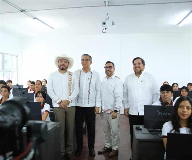 Inaugura gobernador centro polivirtual del Politécnico Nacional