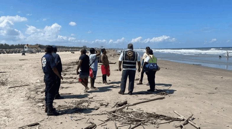Turista es arrastrado por la corriente en playa Miramar; fue rescatado Turista es arrastrado por la corriente en playa Miramar; fue rescatado