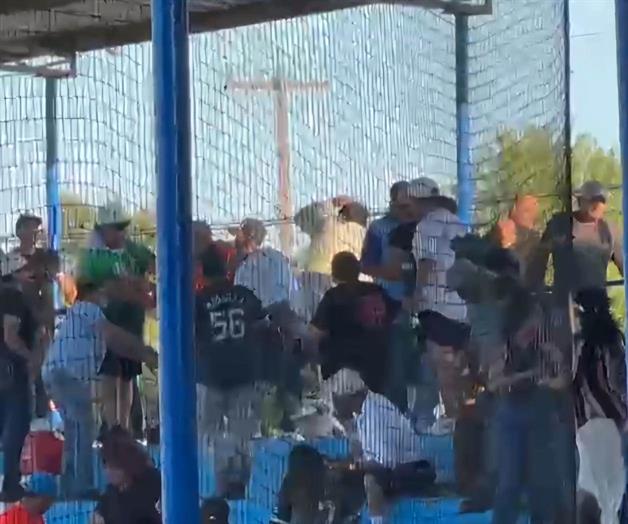 Juego termina en riña campal Juego termina en riña campal