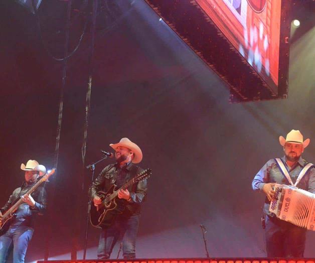 Consiente a sus fans Consiente a sus fans