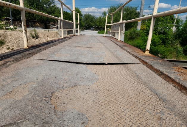 Dos fugas de agua por más de ...¡una década! Dos fugas de agua por más de ...¡una década!