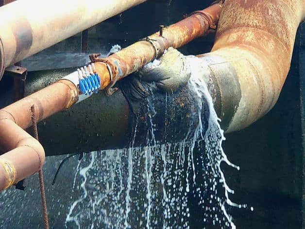 Dos fugas de agua por más de ...¡una década!