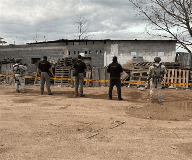 FGR asegura 6 mil litros de hidrocarburo en cateos en Tamaulipas FGR asegura 6 mil litros de hidrocarburo en cateos en Tamaulipas