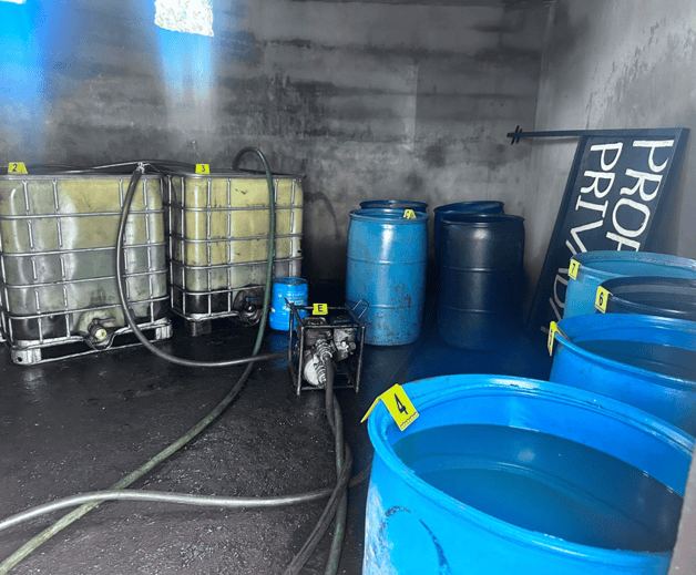FGR asegura 6 mil litros de hidrocarburo en cateos en Tamaulipas FGR asegura 6 mil litros de hidrocarburo en cateos en Tamaulipas