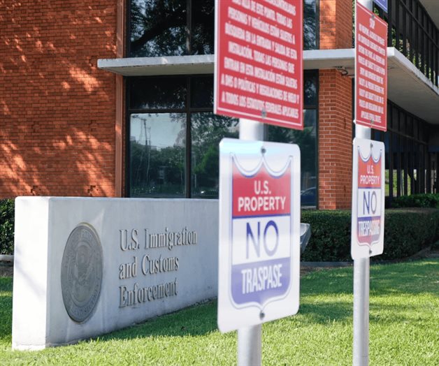 Identifican a detenido muerto en tiroteo en centro de ICE en Dallas como un salvadoreño de 37 años Identifican a detenido muerto en tiroteo en centro de ICE en Dallas como un salvadoreño de 37 años