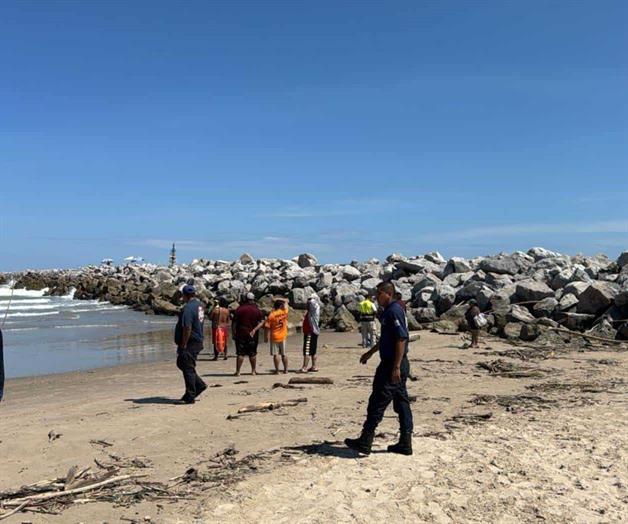 Salvan a turista de morir en la playa Salvan a turista de morir en la playa