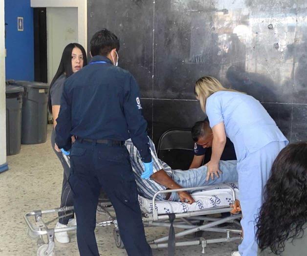 Se desploma en Palacio Municipal un adulto mayor Se desploma en Palacio Municipal un adulto mayor