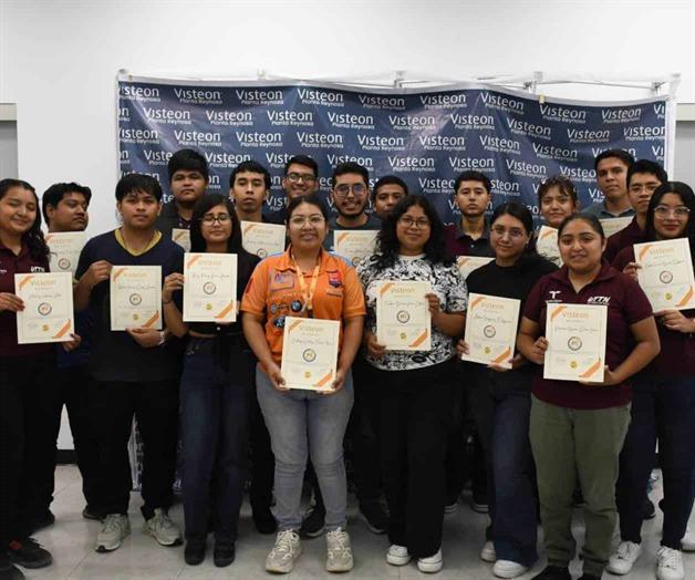 Certifica empresa l&iacute;der a estudiantes de UTTN