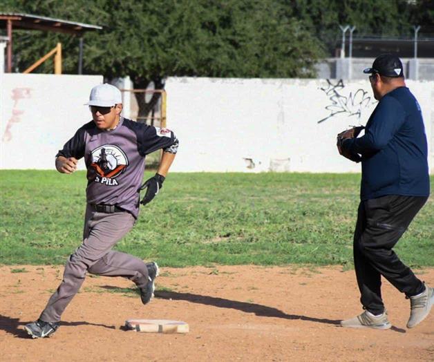 Dram&aacute;tica victoria de La Pila en Liga de Softbol Veteranos