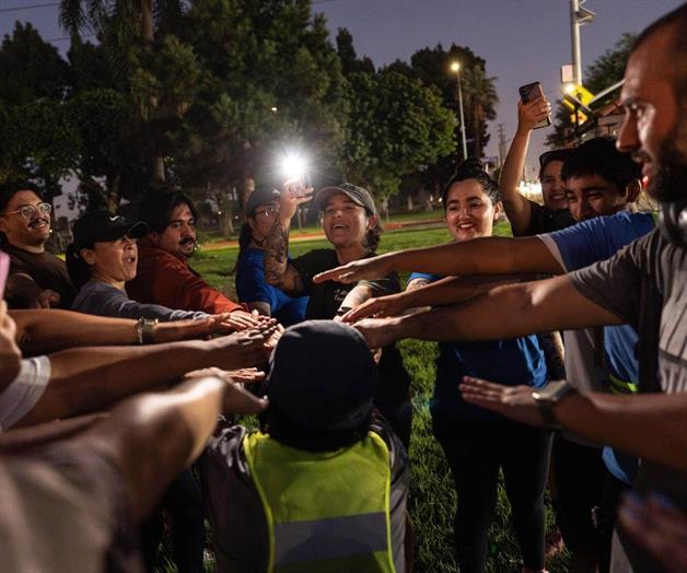 Corredores desafían redadas con resistencia y solidaridad