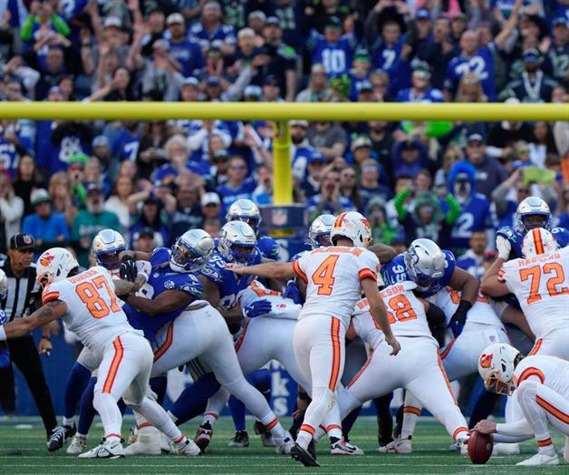 Gana ´Bucs´ con gol de campo