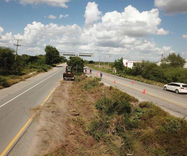 Limpian acceso norte del libramiento San Fernando Limpian acceso norte del libramiento San Fernando