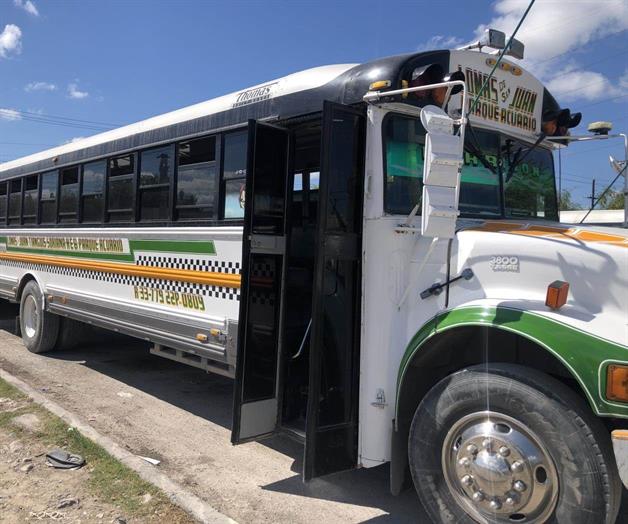 Se incendia camión de transporte público Se incendia camión de transporte público