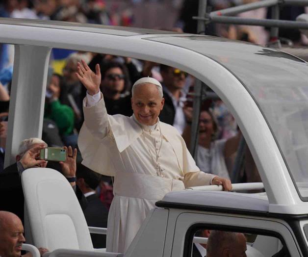 Maduro pide ayuda al papa León XIV para mantener la paz en Venezuela