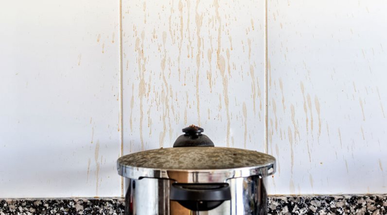 Técnicas para eliminar manchas de grasa en pared de la cocina Técnicas para eliminar manchas de grasa en pared de la cocina