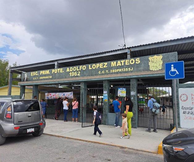 Suspenden clases por fumigación de escuela Suspenden clases por fumigación de escuela