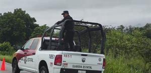 Guardia Estatal localiza camioneta abandonada con armas y droga en El Mante